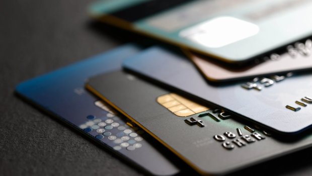 Dövriyyədə olan ödəniş kartlarının sayı AÇIQLANDI