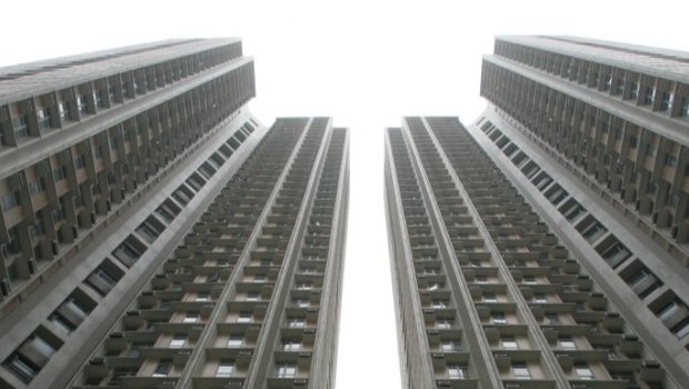 9-cu mərtəbədən yıxılan kişi öldü