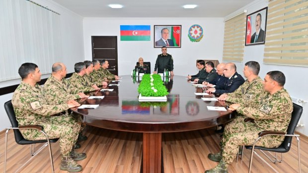 Hərbi prokuror Daxili Qoşunların hərbi hissəsində görüş keçirdi &ndash; FOTO