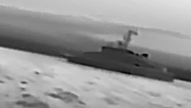 Ukrayna Kerç körpüsünü qoruyan Rusiya katerlərini vurdu &ndash; VİDEO