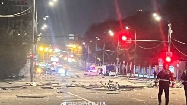 Ukrayna dronu Moskvada çoxmərtəbəli binaya çırpıldı - VİDEO