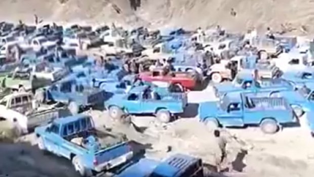 İrandan Pakistana benzini belə daşıyırlar &ndash; ANBAAN VİDEO