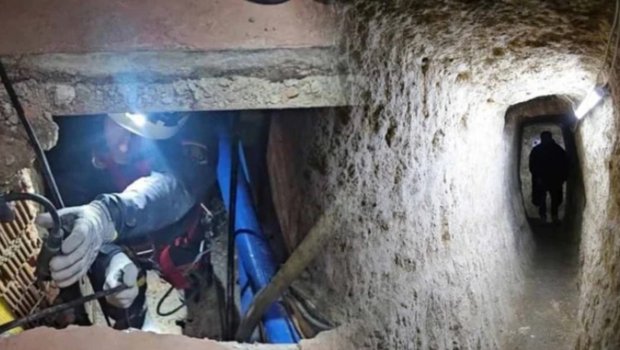 İki ölkəni birləşdirən üçmərtəbəli tunel aşkarlandı - Narkotik daşıyırmışlar &ndash; FOTO