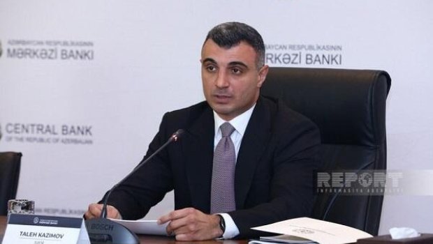 Baş bankirdən maaş alanlara müjdə