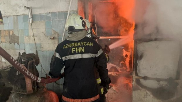 Bakıda anbarda baş verən yanğın söndürüldü