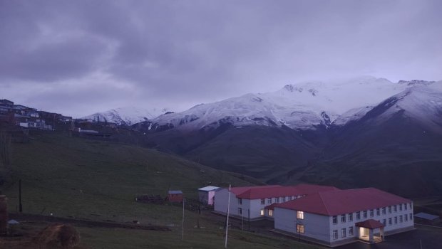 Qubanın dağlıq ərazilərinə qar yağıb - FOTO