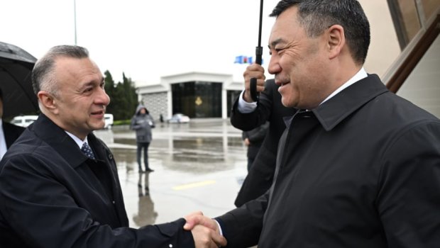 Qırğızıstan Prezidenti Azərbaycana gəldi