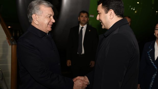 Şavkat Mirziyoyev Azərbaycana gəldi - FOTO