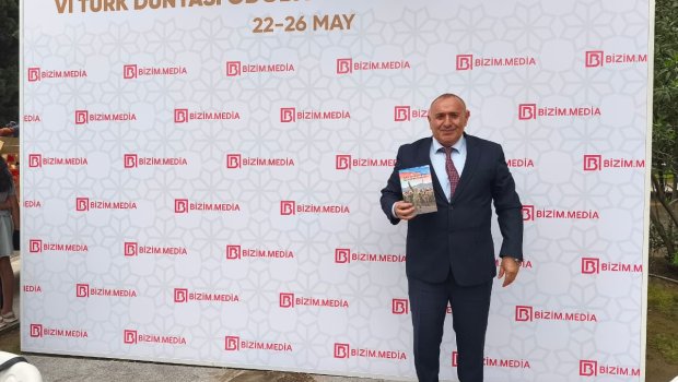 Yazıçı Gəray Göyyurdun Zəfərə həsr olunan kitabları maraqla QARŞILANDI - FOTO