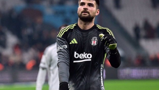 &ldquo;Beşiktaş&rdquo;ın qapıçısı komandanı tərk edir