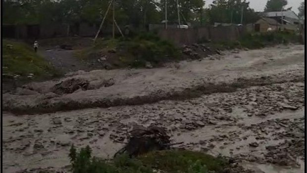 Dağlara leysan yağdı, çaya bir neçə metr hündürlükdə lil qatı gəldi - FOTO/VİDEO