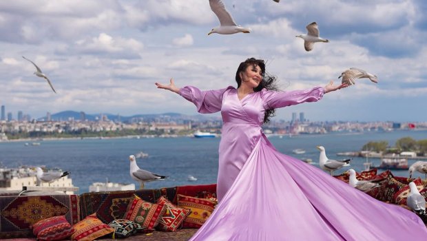 66 yaşlı Nazpəridən İstanbul- Fotosessiyası
