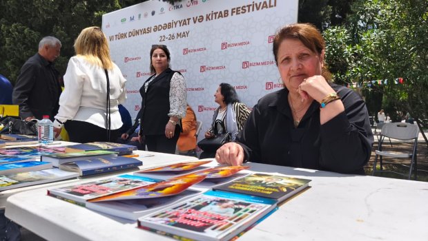 &ldquo;Məhəbbət şairi&rdquo; Fatma Məmmədqızı oxucuları ilə GÖRÜŞÜB - FOTO