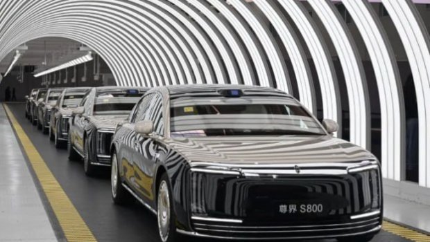 Çin "Rolls-Royce"a meydan oxuyur: 170 000 dollarlıq "Maextro" sedanı təqdim edildi