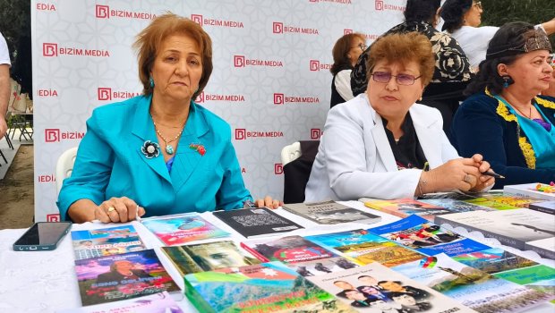 &ldquo;Yaşa Azərbaycan&rdquo; mahnısının sözlərinin müəllifi oxucuları ilə görüşdü &ndash; FOTO