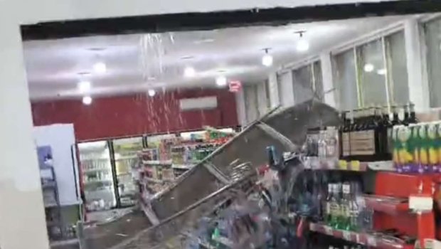 Sumqayıtda "Al market"in tavanı çökdü -ANBAAN VİDEO