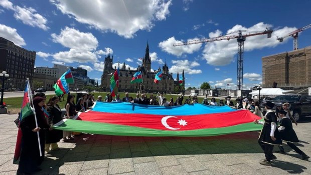 Kanadanın paytaxtında Azərbaycan bayrağı dalğalandırılıb - FOTO