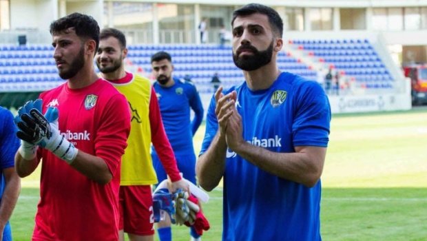 &ldquo;Kəpəz&rdquo; kapitanı ilə müqavilə imzaladı - FOTO
