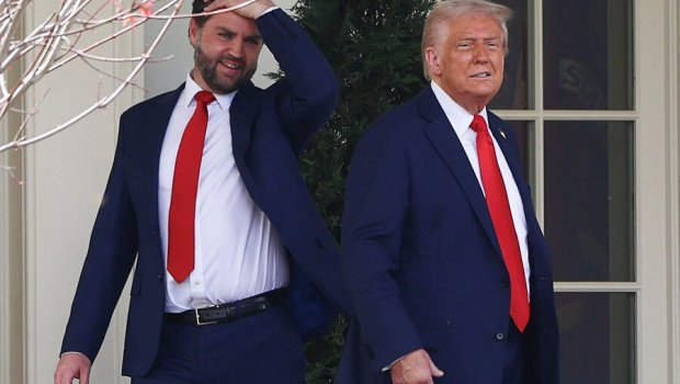 Tramp artıq onu öz varisi hesab ETMİR