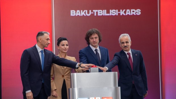 Bakı&ndash;Tbilisi&ndash;Qars dəmir yolunun istifadəyə verilməsi tədbirindən FOTOLAR