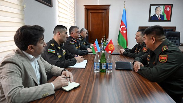 General-mayor Azər İbrahimov Qırğızıstan heyəti ilə görüşdü - FOTO