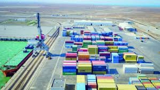 Bakı limanında mayda 812 min tondan çox yük aşırılıb