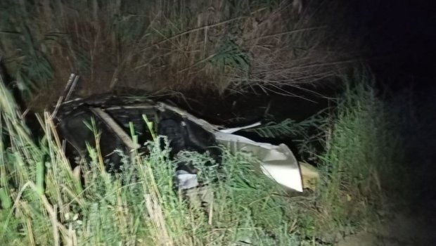 Salyanda QƏZA: minik avtomobili su kanalına aşdı - FOTO