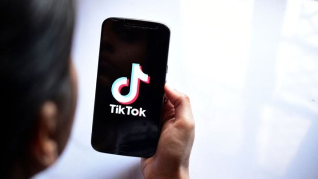 Məktəblərdə şagirdlərin &ldquo;TikTok&rdquo;a çıxışı BLOKLANDI &ndash; RƏSMİ/VİDEO