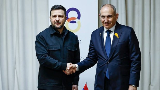 Zelenskidən Paşinyana TƏBRİK