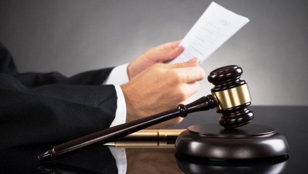 Borc pula görə tanışının ayaqlarına atəş açdı &ndash; DETALLAR