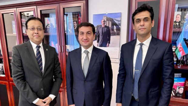 Hikmət Hacıyev Pakistan səfiri ilə görüşdü &ndash; FOTO