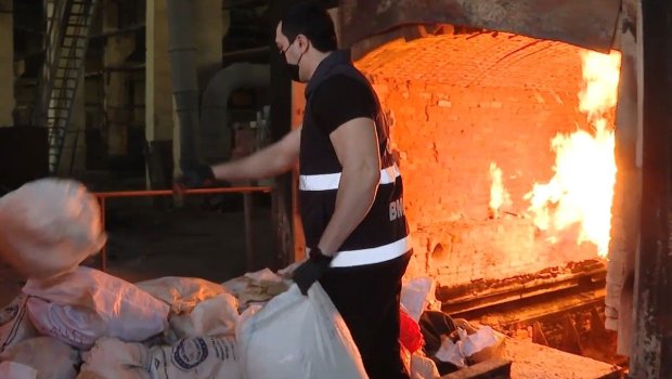 Bakıda 5 ton narkotik vasitə belə yandırıldı - VİDEO