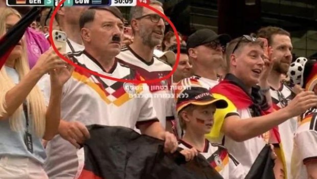 &ldquo;Hitler&rdquo; Almaniyanın matçında peyda oldu- Foto