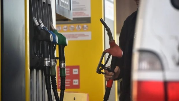 Rusiyada yanacaq BÖHRANI &ndash; Keyfiyyətsiz benzin istehsalına icazə verildi