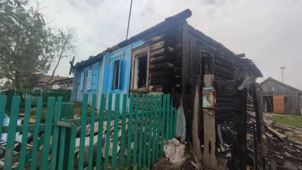 Dəhşətli hadisə: Arvadından inciyən kişi içində dörd uşağı olan evi yandırdı - FOTO
