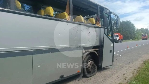 Ukrayna belaruslu uşaqları daşıyan avtobusu VURDU &ndash; Ölən və yaralılar var &ndash; FOTO