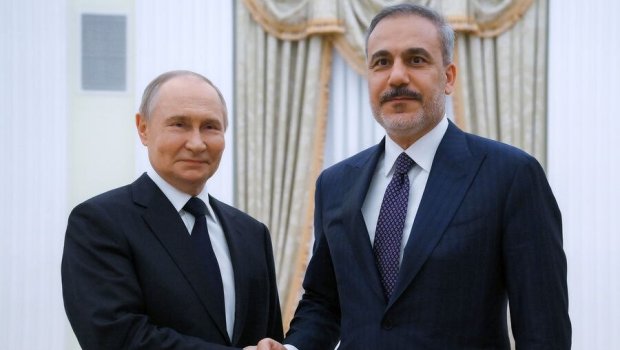 Putin Kazanda Hakan Fidanla görüşdü