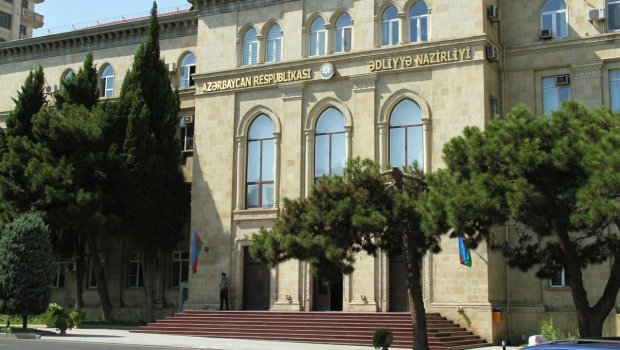 33 il axtarışda olan Elşən Şamilov Almaniyada tutuldu &ndash; Azərbaycana GƏTİRİLDİ