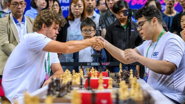 16 yaşlı şahmatçımız Maqnus Karlsenə QALİB GƏLDİ &ndash; FOTO