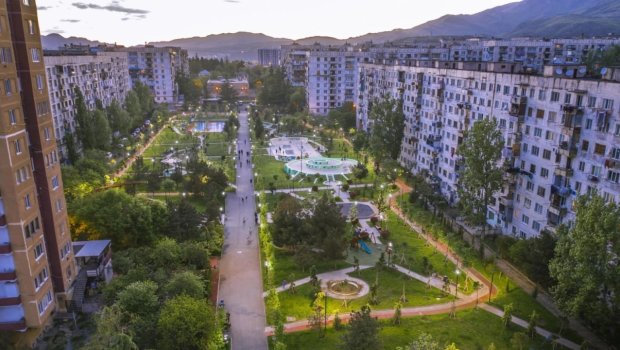Tbilisidə toyuq yumurtası böyüklüyündə dolu yağdı