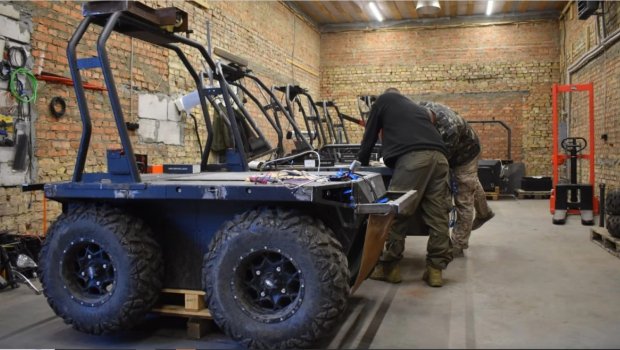 Əsgərlər yerinə robotlar: Ukrayna cəbhə logistikasını dəyişir