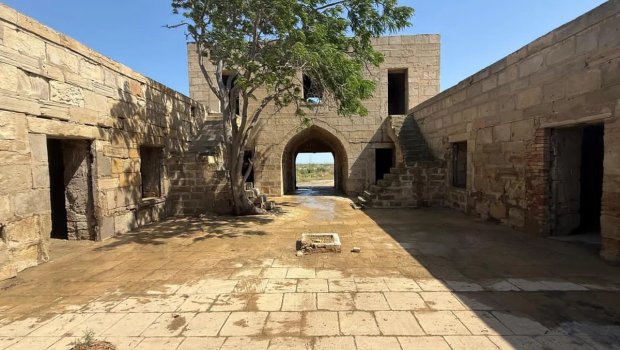 Bakıda tarixi karvansaraya qanunsuz müdaxilə: Araşdırma aparılır &ndash; FOTO