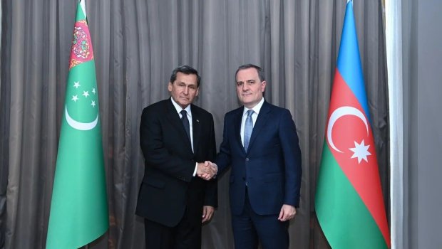 Ceyhun Bayramov Rəşid Meredovla görüşdü - FOTO