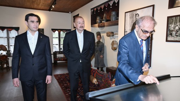 İlham Əliyev və Sərdar Berdiməhəmmədov Bülbülün ev-muzeyində - FOTO