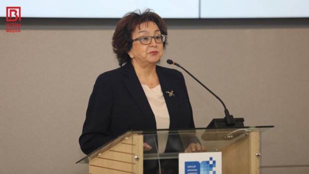 Məleykə Abbaszadə: Məktəbin qiymətləndirməsi imtahanla üst-üstə düşmür