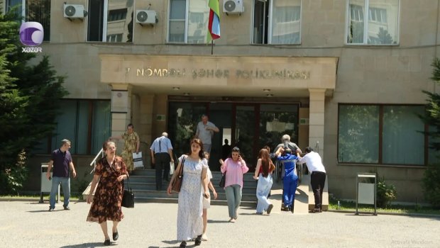 Poliklinikalarda davam edən növbə problemləri&hellip; - VİDEO