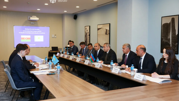 Azərbaycan və Qazaxıstan kağız blanklardan tam imtina edir - FOTO