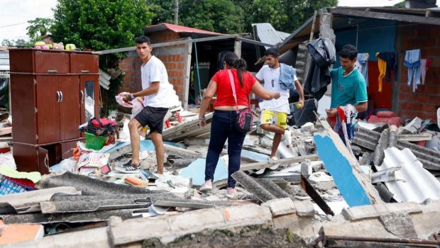 Venesueladakı zəlzələdən sonra kütləvi OĞURLUQ &ndash; Mağazalar boşaldıldı