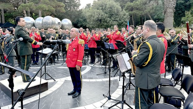 26 İyun paytaxtda möhtəşəm hərbi musiqi proqramı ilə qeyd olundu - FOTO