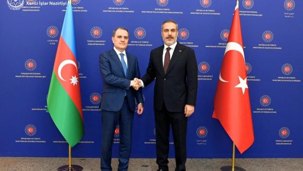 Ceyhun Bayramov Hakan Fidanla regiondakı vəziyyəti MÜZAKİRƏ ETDİ